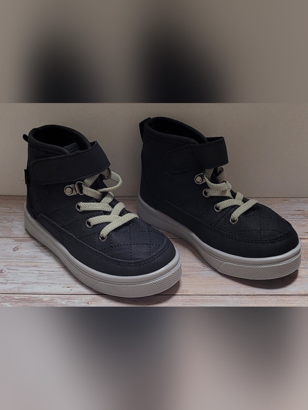 Oomphies Black Quilted High-Top Sneakers